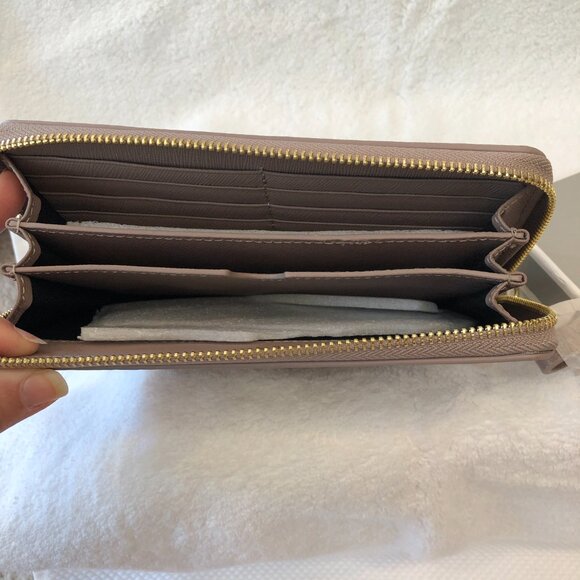 NWOT TR Large Women's Continental Custom Graved Wallet with Box - Picture 8 of 12